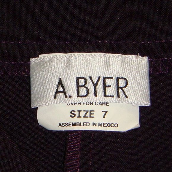 Juniors Dress Pants Plum Colored - Picture 5 of 5